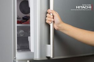 Nguyên nhân và cách xử lý cánh tủ lạnh Hitachi bị hở không đóng kín 4 canh tu hitachi bi ho 4